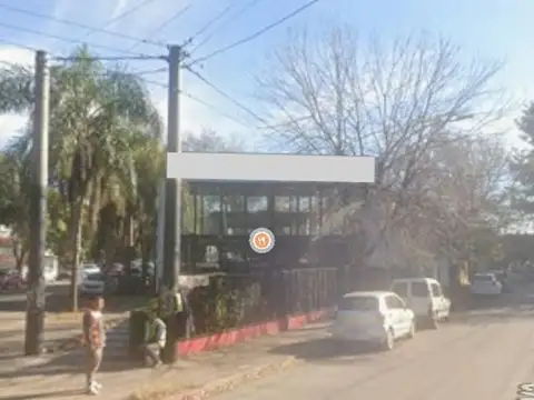 Excelente RENTA! - INVERSORES!   LOCAL frente al Jockey Club