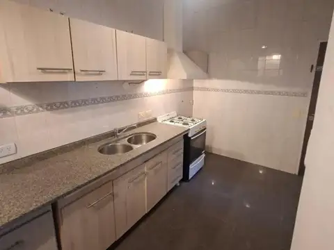 Departamento PH  en Alquiler en Parque Chacabuco, Capital Federal, Buenos Aires