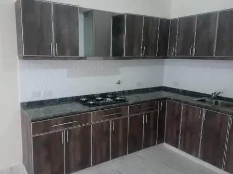 Casa 5 ambientes con 2 baños