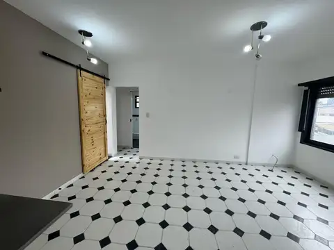 Galan 300, Piso 1