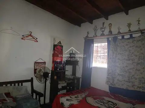 VENTA de 2 CASAS sobre MISMO LOTE en Parada Robles- Calle 25 de Mayo 100