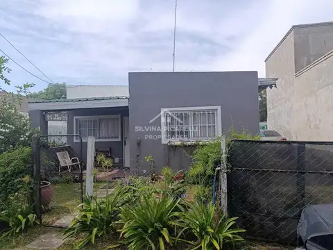 VENTA de 2 CASAS sobre MISMO LOTE en Parada Robles- Calle 25 de Mayo 100