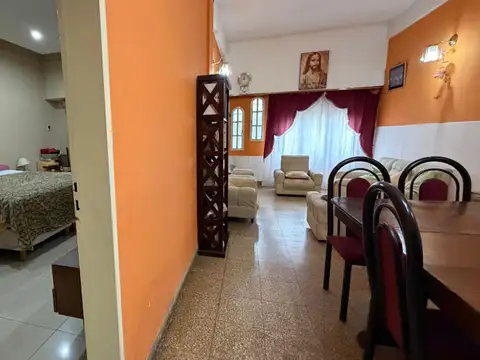 Depto Tipo Casa en Venta con 1 cocheras