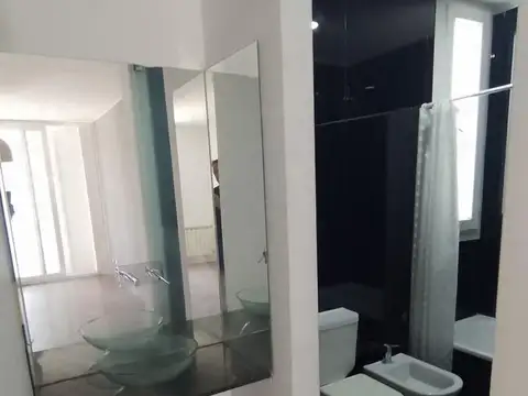 Casa en Alquiler con 2 cocheras