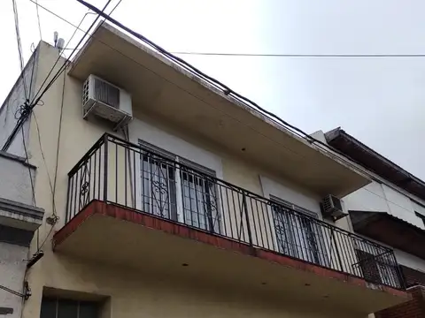  AV. Cabildo  1837 Local comercial comercial , deposito + departamento 4 ambientes en primer piso 