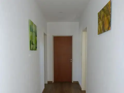 Casa en Venta con 4 cocheras