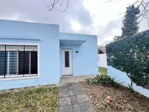 Casa 3 ambientes con 1 baño