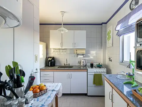 Venta Departamento 2-3 ambientes 2 Balcones Piso Alto en Caballito