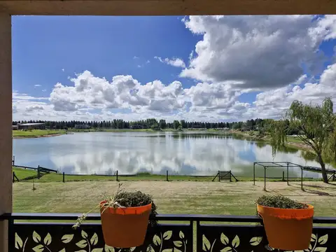  CASA EN VENTA EN BARRIO CERRADO PUERTO CHASCOMUS VISTA A LA LAGUNA 