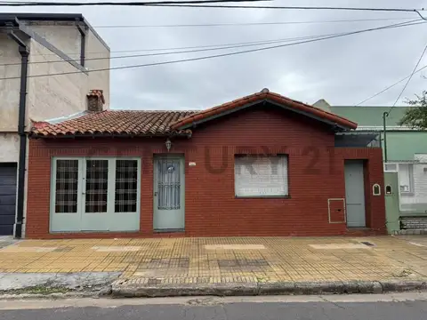 OPORTUNIDAD   CASA Nuevo Valor usd 96.000 A cuadras del centro comercial de Lourdes