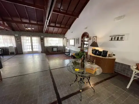 Venta casa 6 Ambientes Caisamar