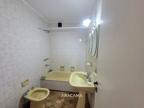 Departamento en Alquiler en Monte Grande, $ 580.000