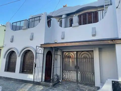 Casa en  Venta 4 amb con fondo libre en Lanus Oeste