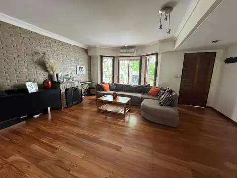 Depto Tipo Casa en Venta de 4 dormitorios