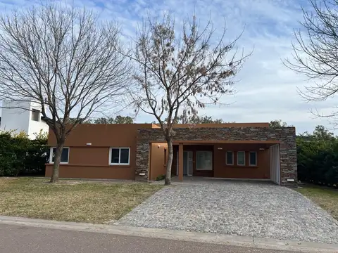 Casa en Venta y/o Alquiler, 3 Dormitorios, en Barrio La  Reserva Cardales, Campana, GBA Norte