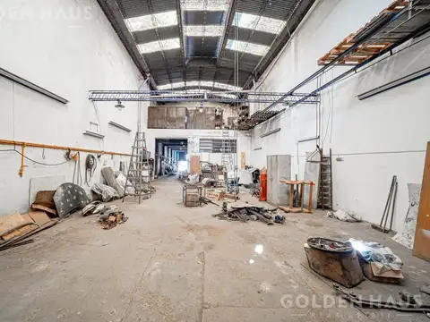 Galpón/Taller en mataderos 