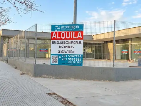 Locales comerciales en Alquiler esquina Tropero Sosa y Pellegrini, Maipú