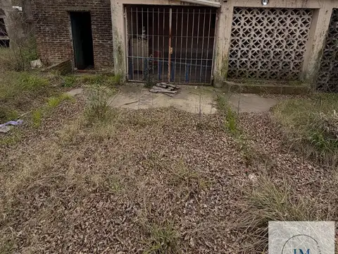 Casa 6 ambientes con 1 baño