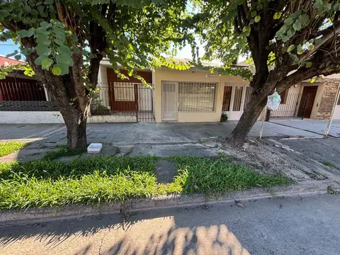 Casa en Barrio Moreno en venta