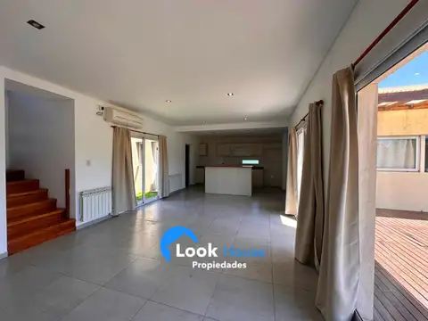 Casa 6 ambientes con 1 baño