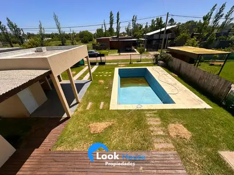 Casa en Venta 3 Dormitorios con Piscina en Barrio El Molino, Roldán