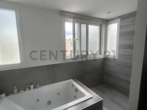 Casa en alquiler en Los Castaños, Nordelta