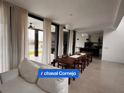 Casa en Venta al Oeste