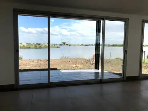 Casa 5 ambientes con 5 baños