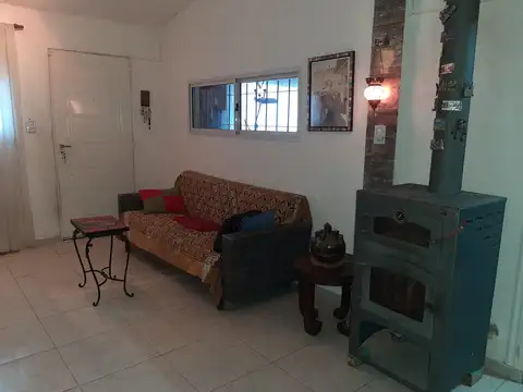 Casa 2 ambientes con 1 baño