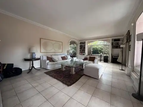 Casa 5 ambientes con 5 baños