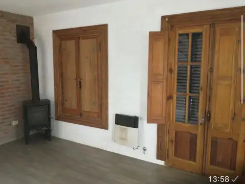 Casa 4 ambientes con 2 baños