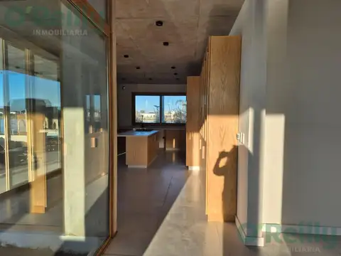 Casa 9 ambientes con 5 baños