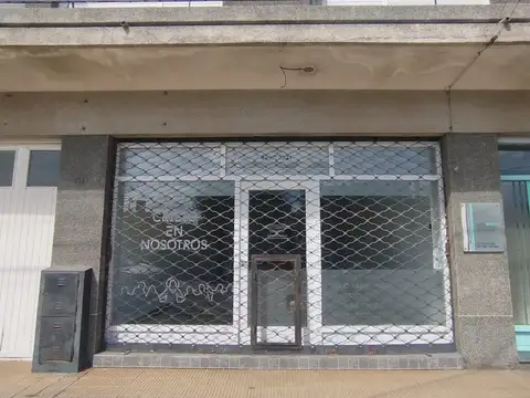 Venta Local 61,5 m² en 67 e/ 52 y 54 - Necochea