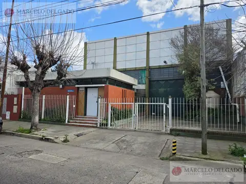 Depósito galpón 1700 m2 en Bernal venta o alquiler