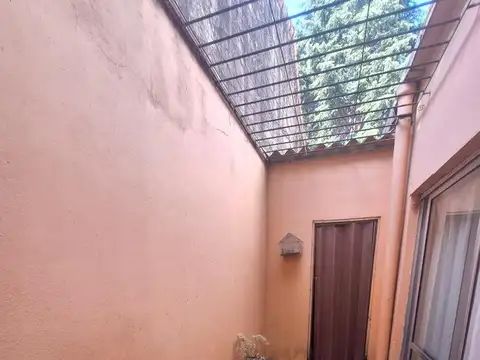 Casa 5 ambientes con 1 baño