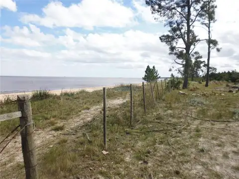 190 Ha Exclusivas, 2000 Metros de frente al Río de...