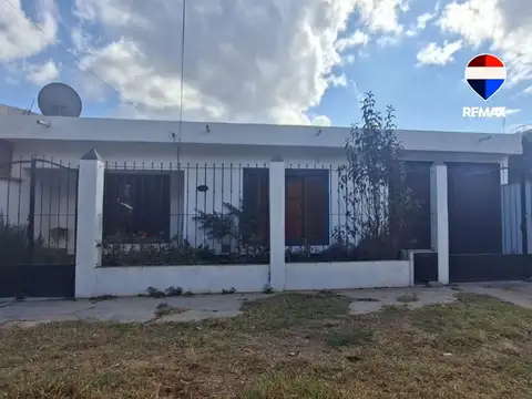 CASA EN VENTA BARRIO AUTÓDROMO CON GARAGE
