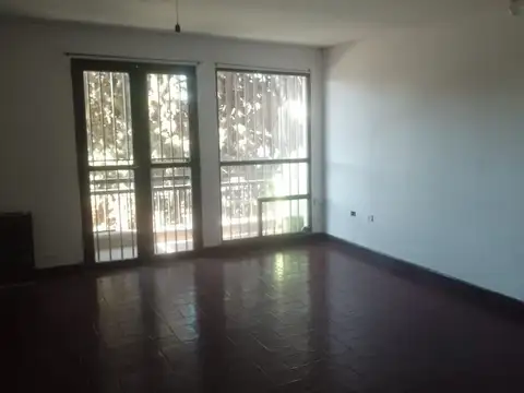 Departamento 7 ambientes con 1 baño