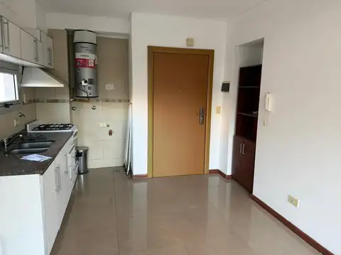 EXCELENTE DÚPLEX EN VENTA ZONA ALMAGRO - MUY  LUMINOSO CON COCHERA Y BAULERA