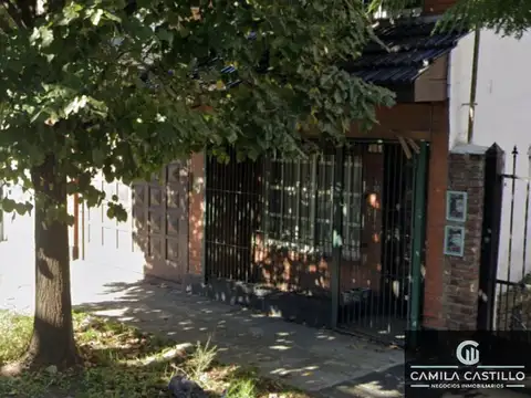 Casa en venta de 2 dormitorios c/ cochera en San Justo