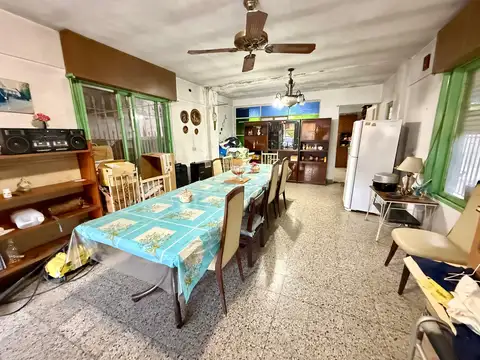 Casa en Venta con 4 cocheras