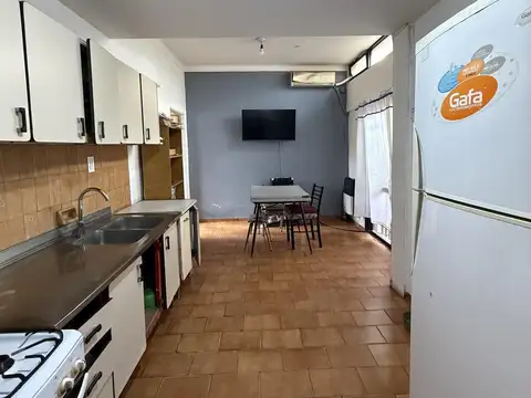 HAUSER vende casa de 3 habitaciones en el barrio Decavial!
