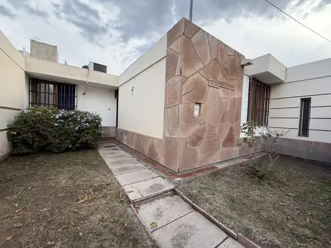 Las Azucenas al 800