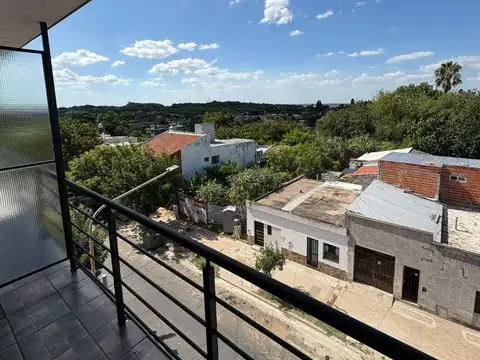 En Venta!! Monoambiente Sobre Calle Laprida!