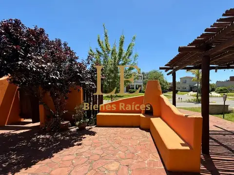 Casa en Venta con 5 cocheras
