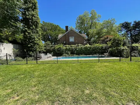 Venta  Casa en La Horqueta  7 dormitorios, muy lindo entorno