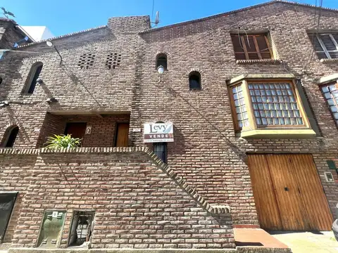 TRIPLEX 4 AMBIENTES CON COCHERA – HAEDO CHICO