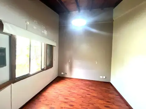 TRIPLEX 4 AMBIENTES CON COCHERA – HAEDO CHICO