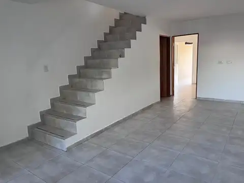 Casa 3 ambientes con 1 baño