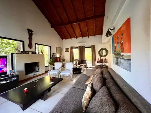 Casa en Venta en Santa Maria, USD 239.000